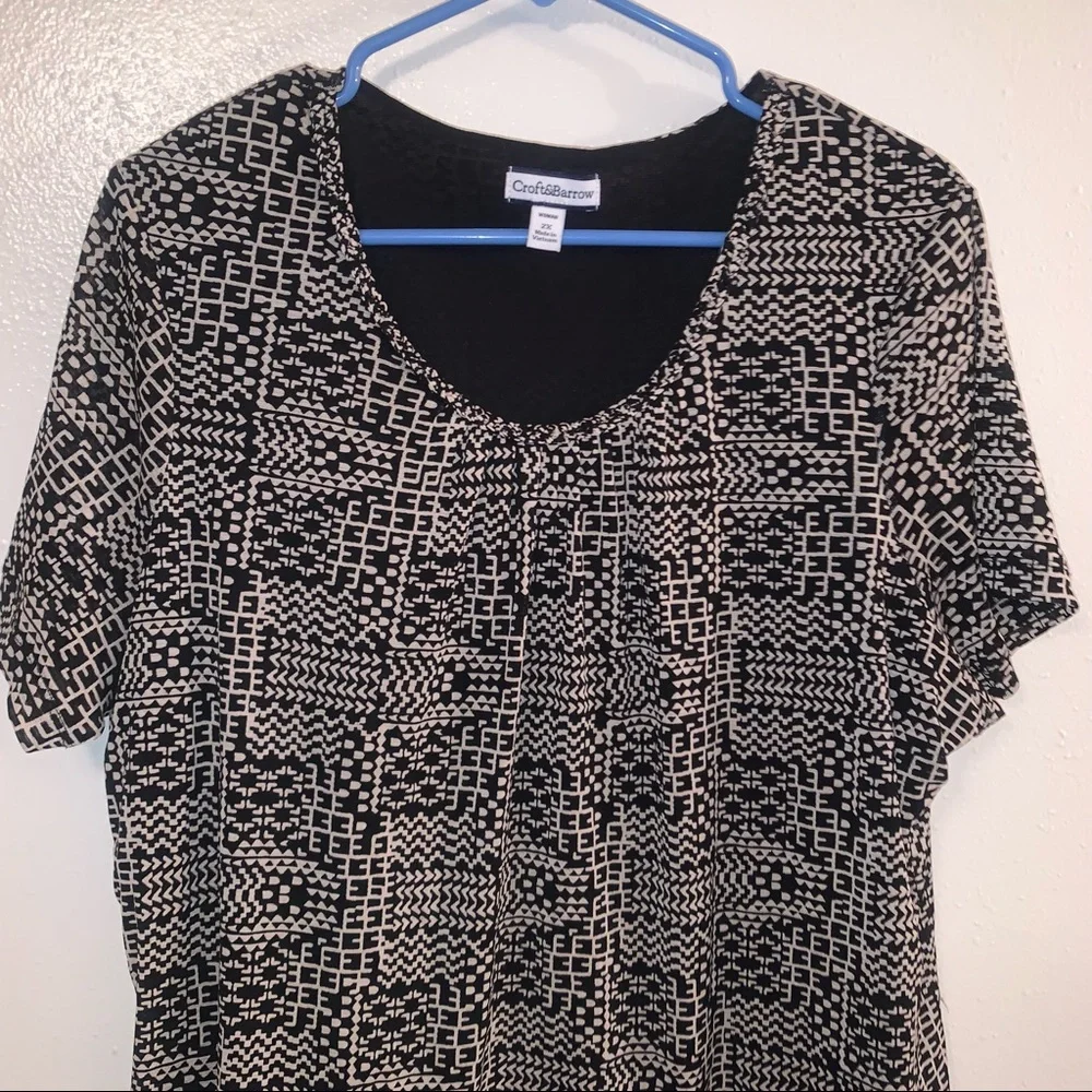 Croft and Barrow Woman 2x Avant Garde Print Nylon Polyester Tunic